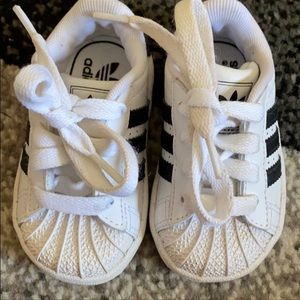 4c Adidas sneakers
